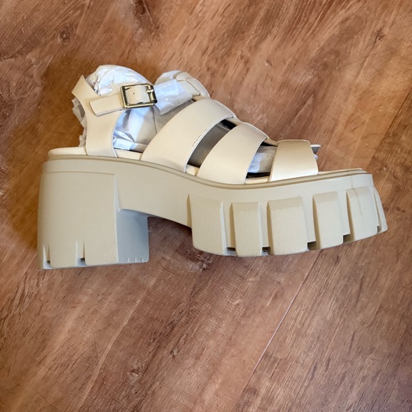 NIB Madden Girl Galaxy Off White size 9M popular 3 inch platform shoe new in box - Picture 12 of 15